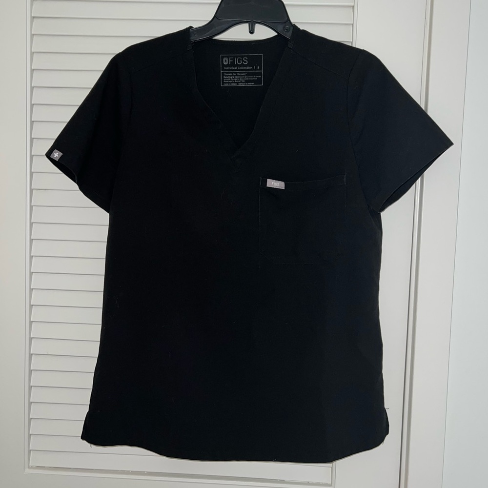 Figs Women’s Catarina Scrub Top - Black Small